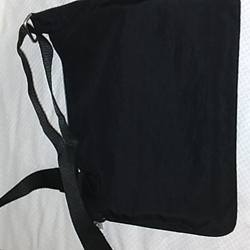 Nwot Baggallini crossbody/sling bag - Picture 6 of 6